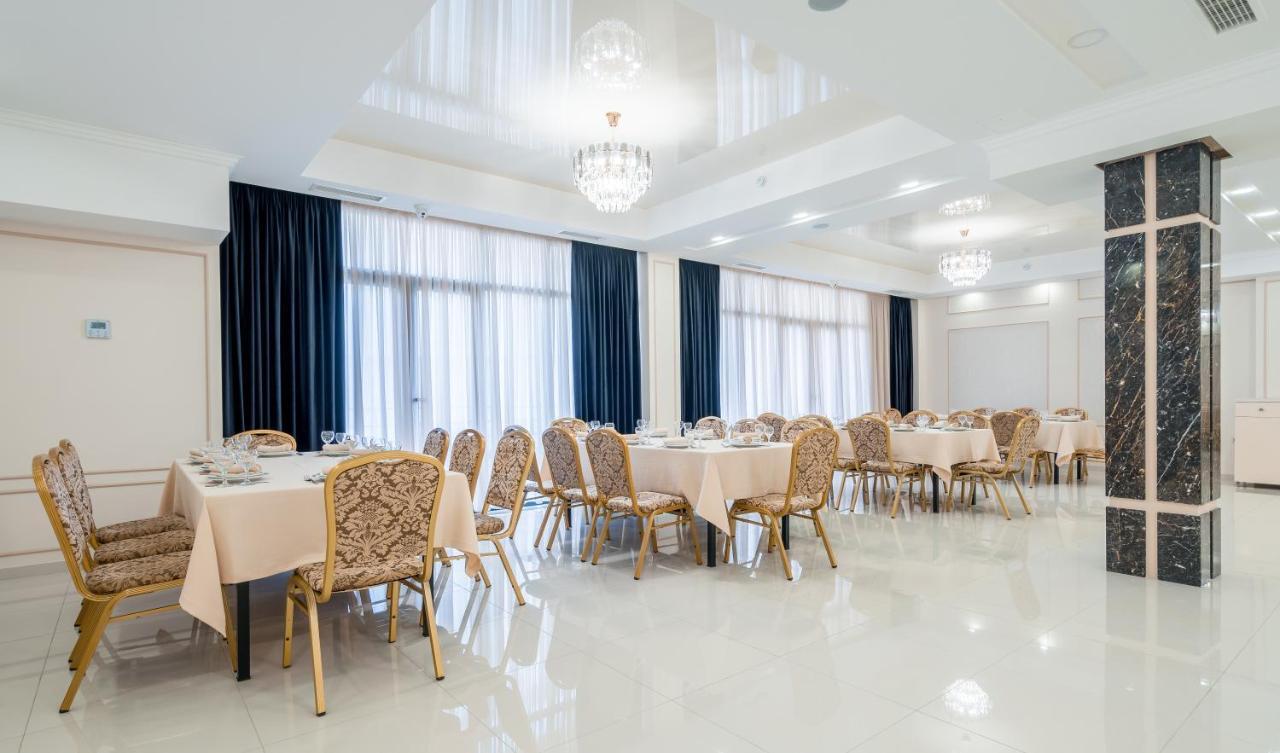 Aura Hotel Tbilisi Exterior foto