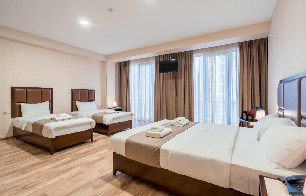 Aura Hotel Tbilisi Exterior foto