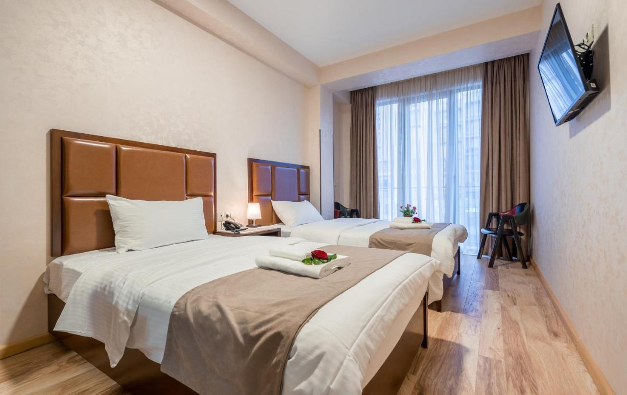 Aura Hotel Tbilisi Exterior foto